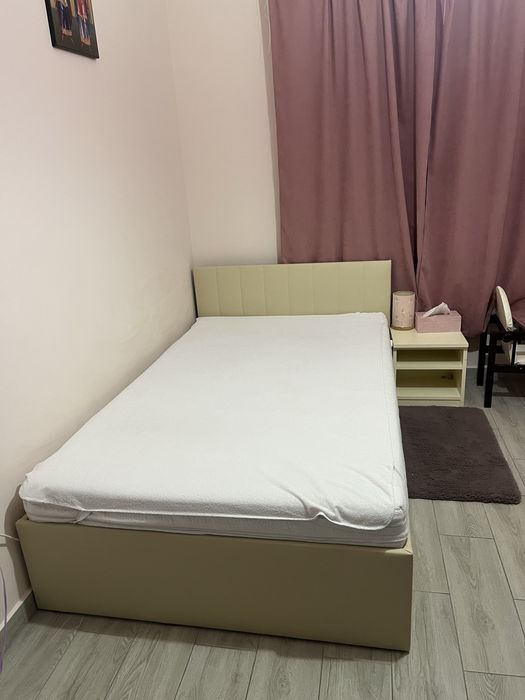 Vand pat cu saltea si 2 noptiere