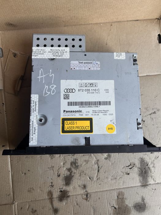 Magazie CD Audi a4 b8  cod 8T1 035 110 C