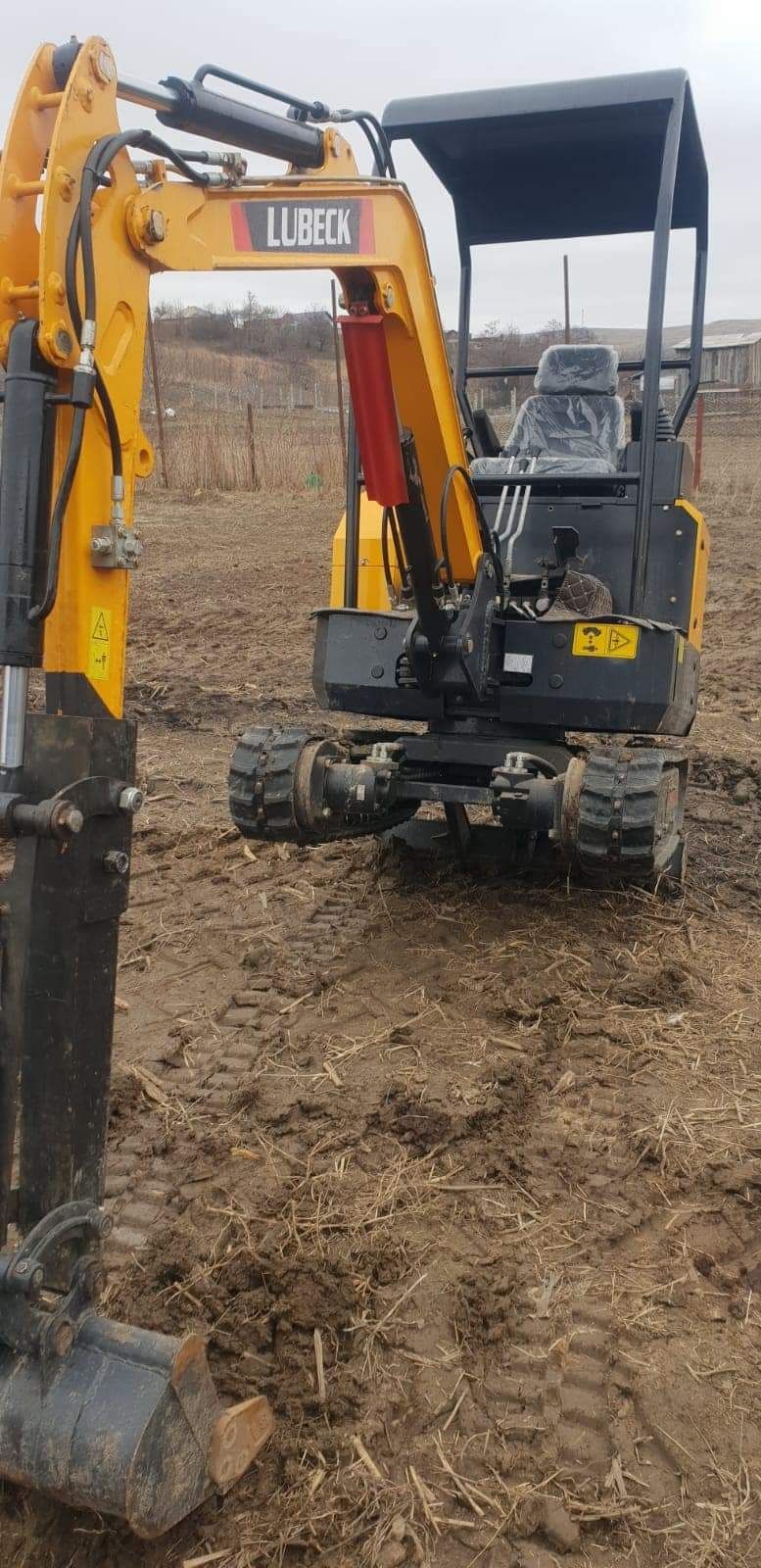 Se vinde miniexcavator