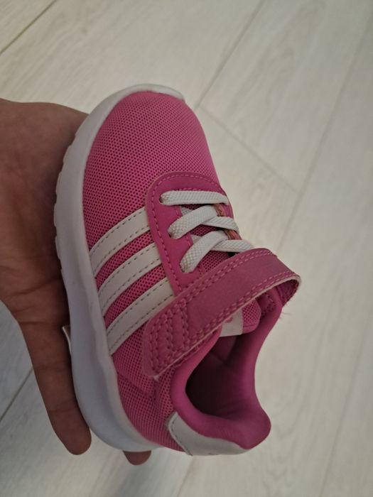 Adidasi sunt într-o stare foarte bună!