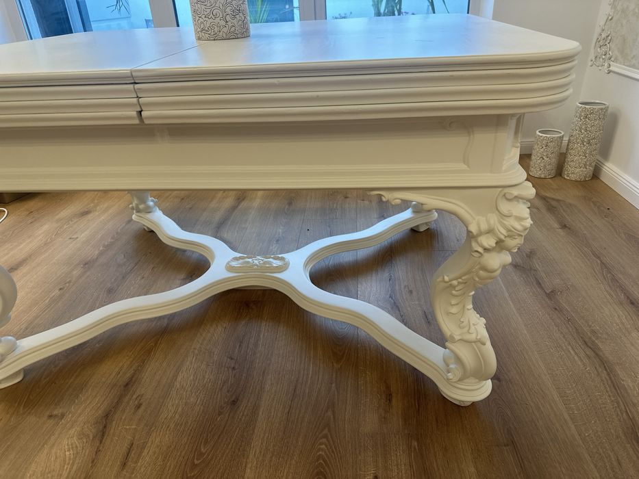 Masa din lemn masiv de nuc extensibila