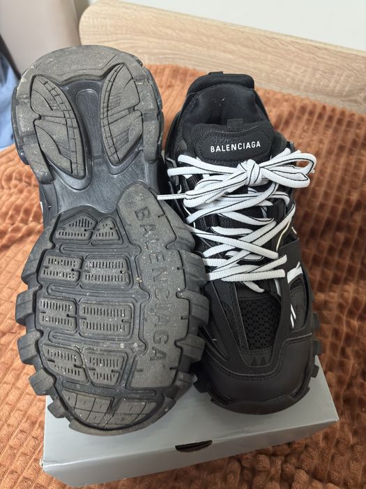Balenciaga track