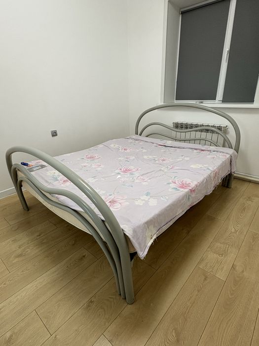 Продам кровать 1,6*2
