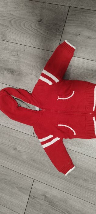 Vând hăinuțe bebe