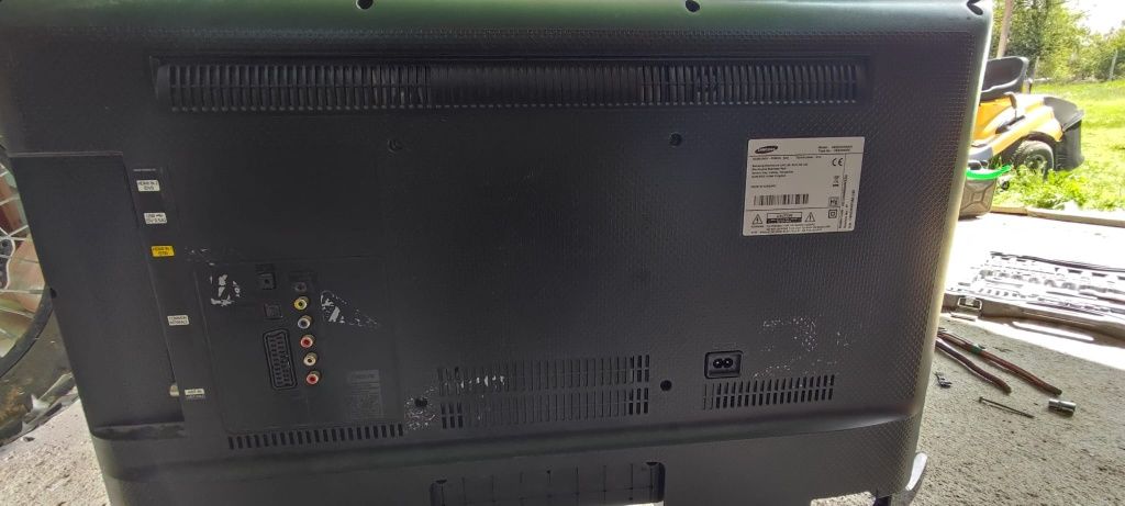 Samsung  model ue32h400aw