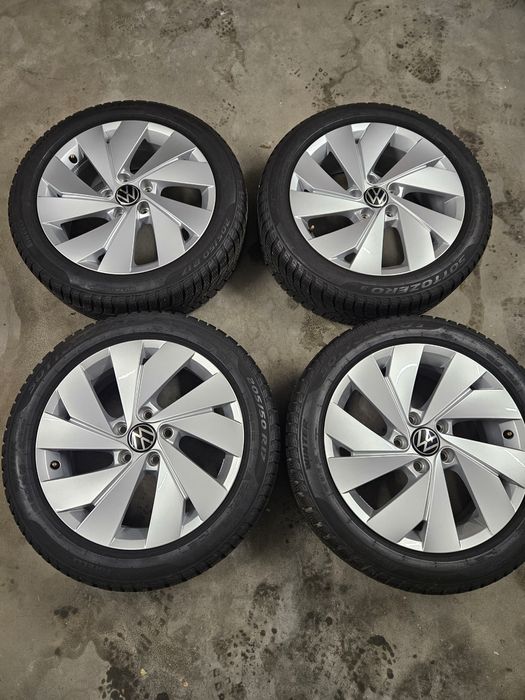 Оригинални джанти за Vw със зимни гуми Pirelli 205 50 17
