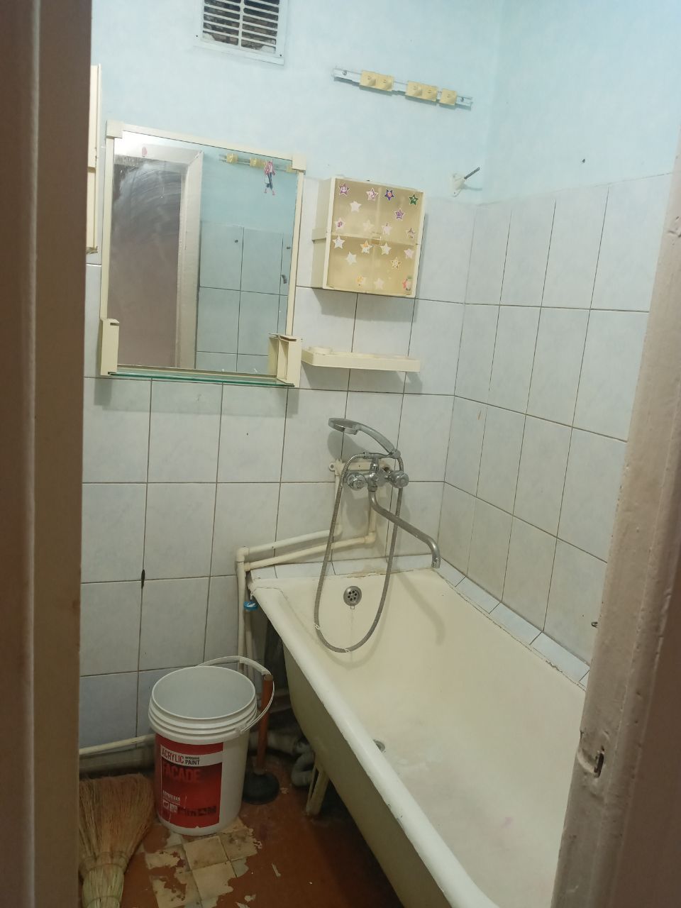 Срочно продам 2 комнатную квартира