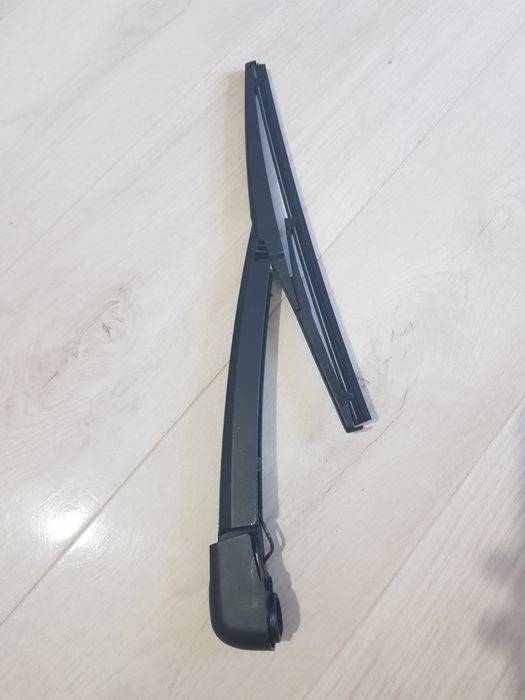 Задна чистачка за Kia Sorento!!!