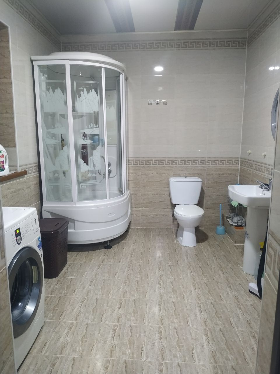 Продается  4/2/5 спец план С. Азимова 165м2 (фучика)