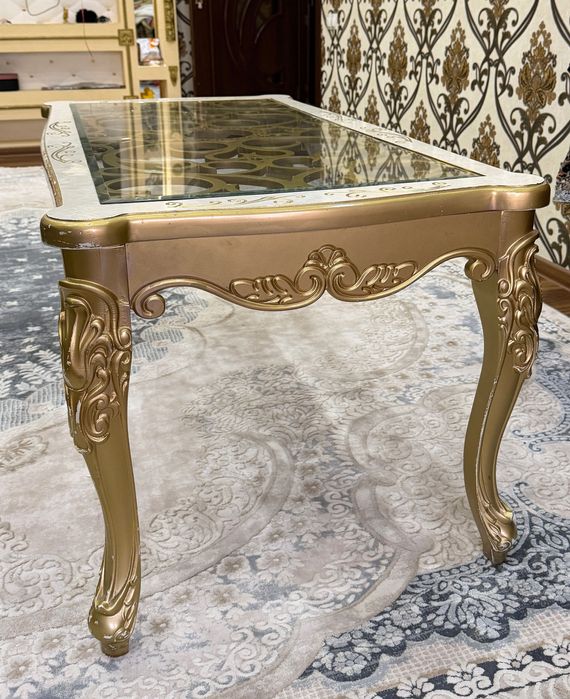 Элегантный журнални стол