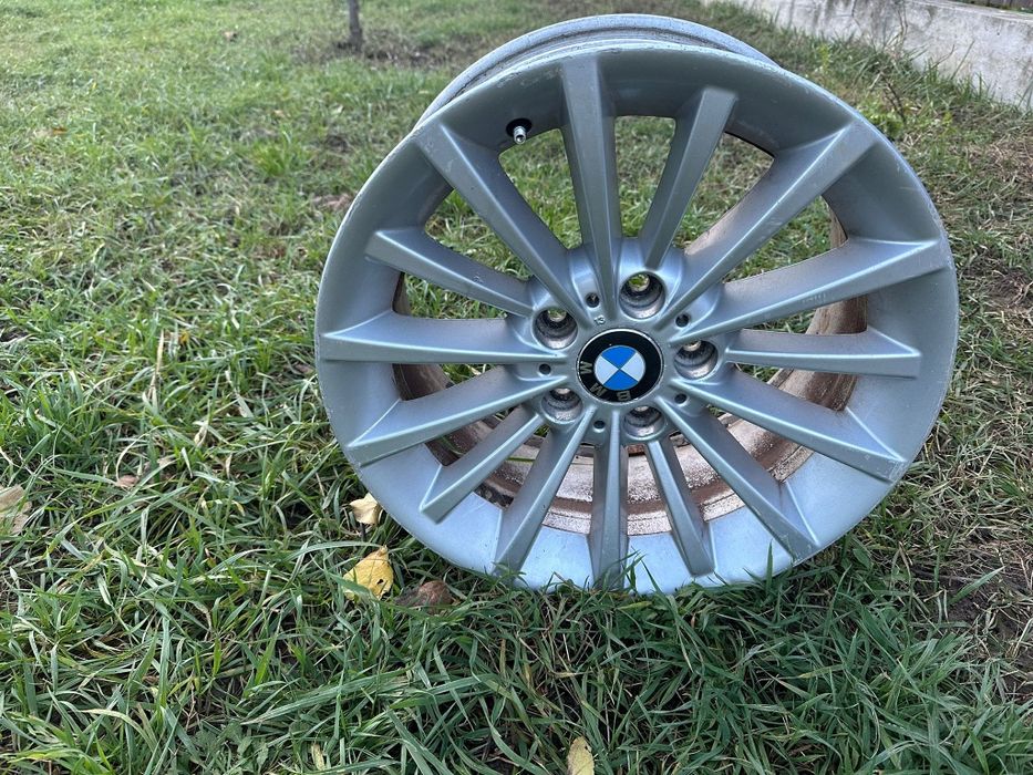 Vând jante aliaj cu anvelope de iarnă Pirelli