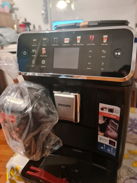 PHILIPS Seria 5500 EP5541/50, 1.8l, 1500W, 15 bar, n