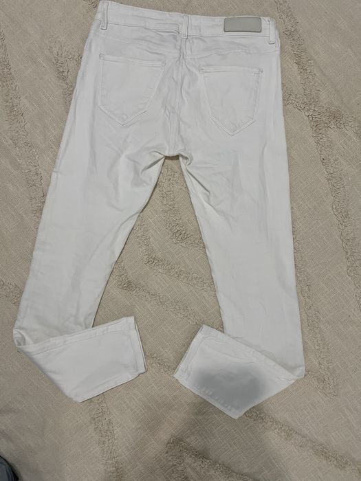 Blugi albi Vero Moda