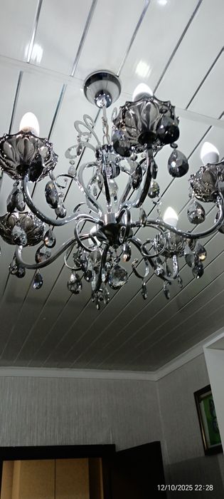 Люстра в идеальном состоянии