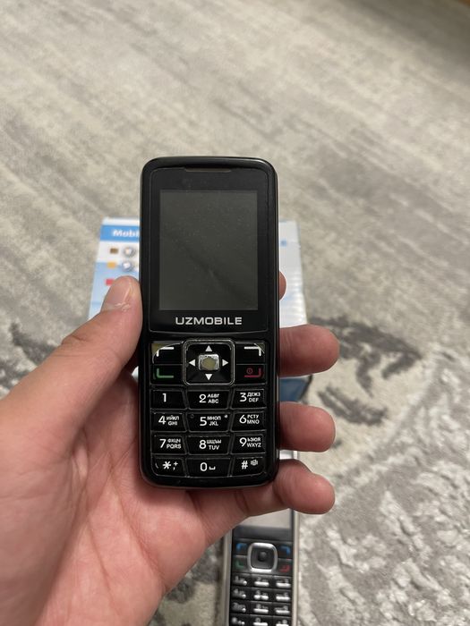 Продаётся кнопочные телефоны UZMOBILE и NOKIA PERFECTUM