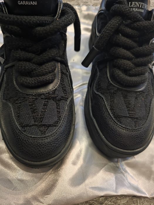 Нови V.a.l.e.n.t.i.n.o ест.кожа 39 размер