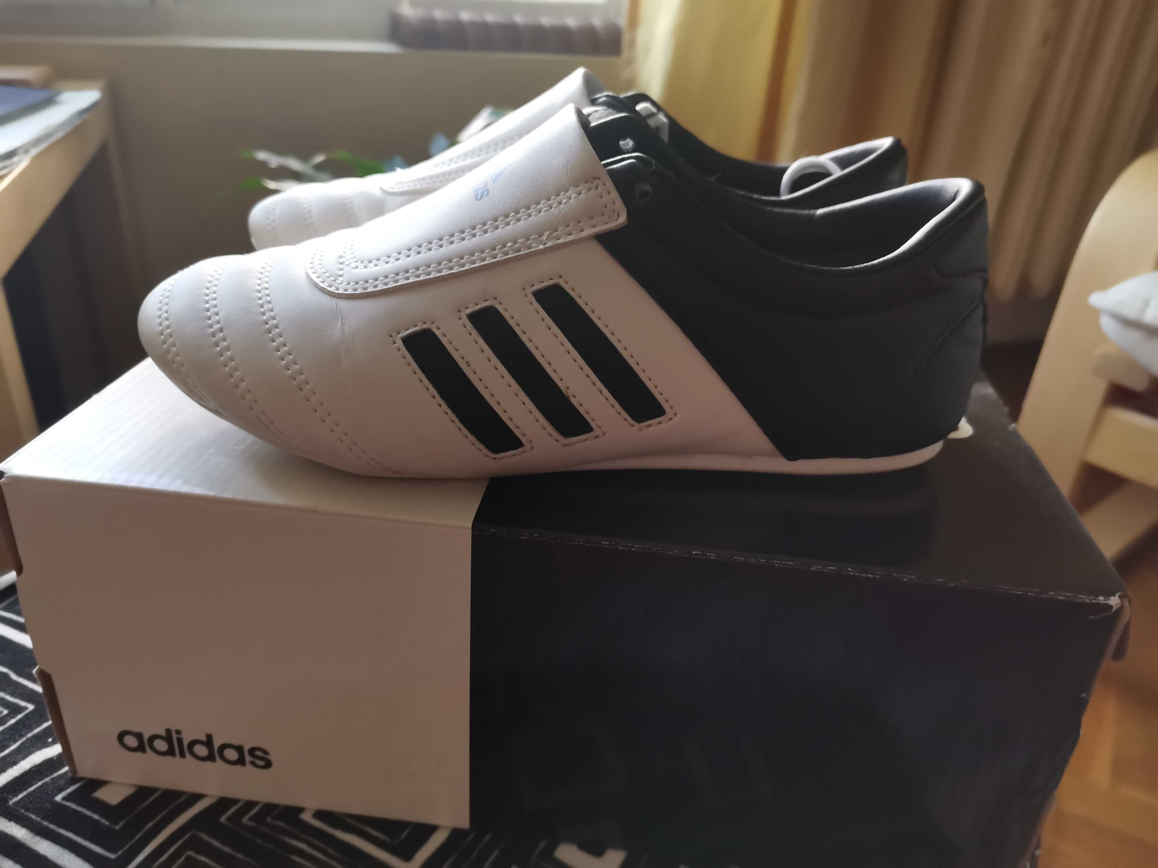 Adidas Adi Kick обувки за таекуондо/карате 36