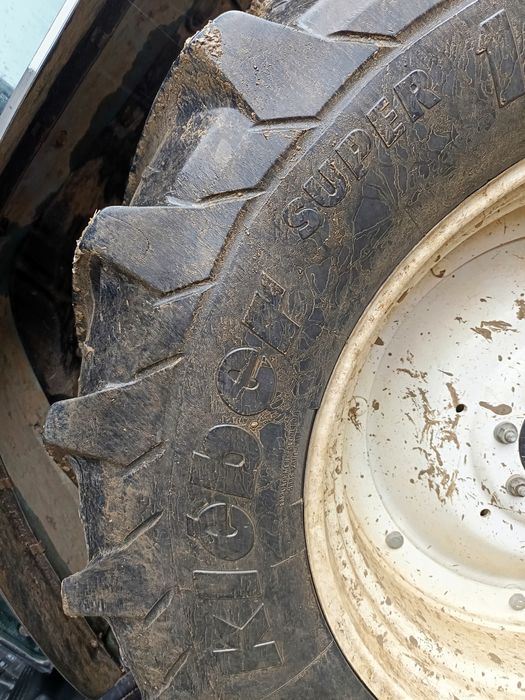 Vand doua cauciucuri 600/65R38