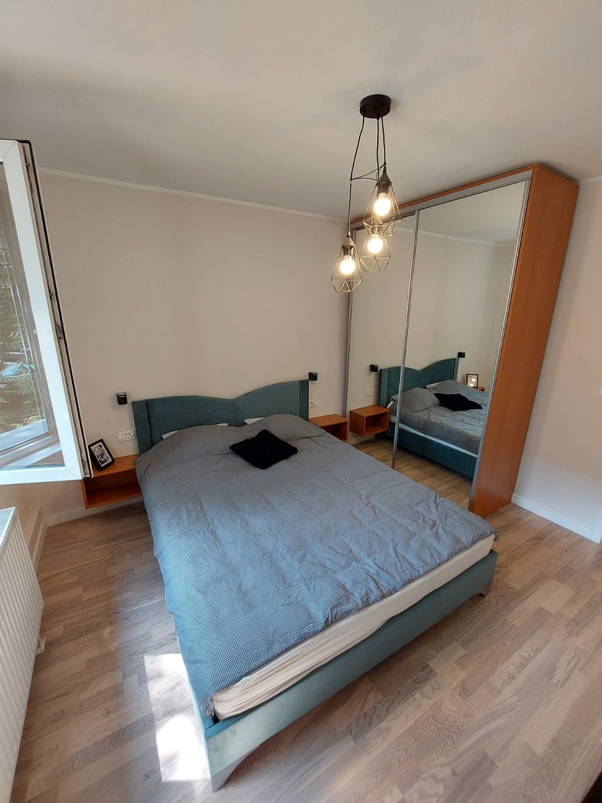 Închiriez apartament