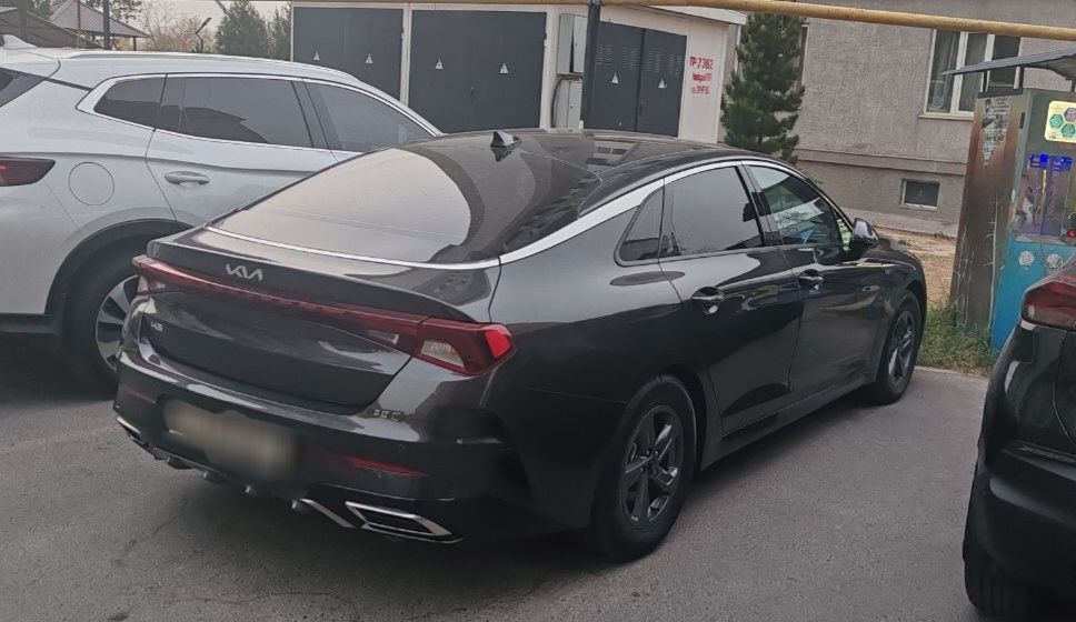 Kia K5 srochno sotiladi