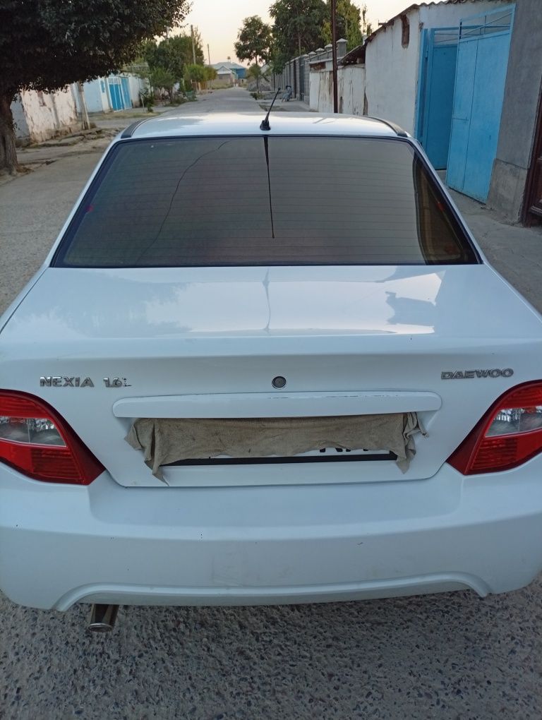 Nexia 2 moshinasi xolati yaxshi