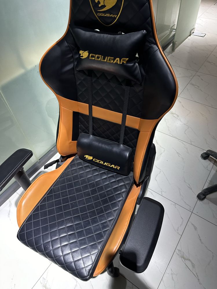 Продам кресло игровое cougar