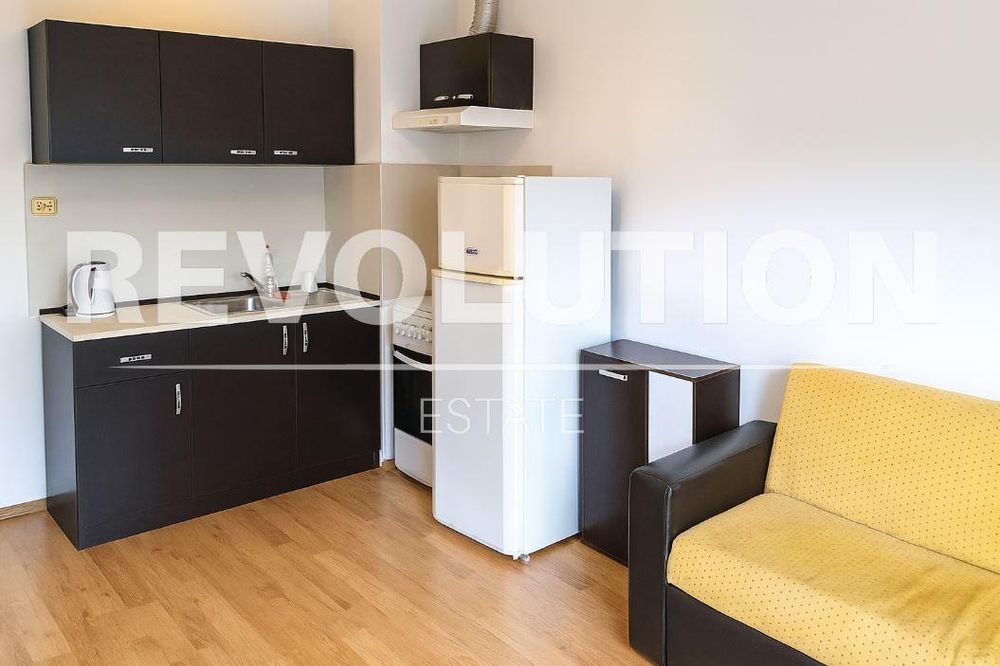 Дава се под наем Двустаен апартамент в Варна, Бриз - 65 кв.м за 450 € - Снимка #1