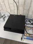 Playstation 4, 1 джойстик,4 игры