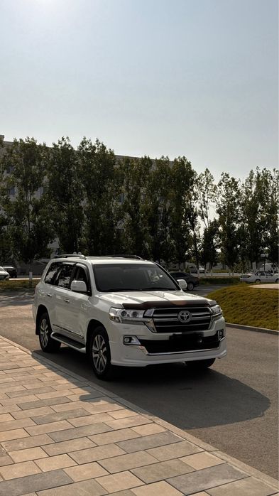 Аренда авто Toyota LC 200 және Mercedes S Class W222