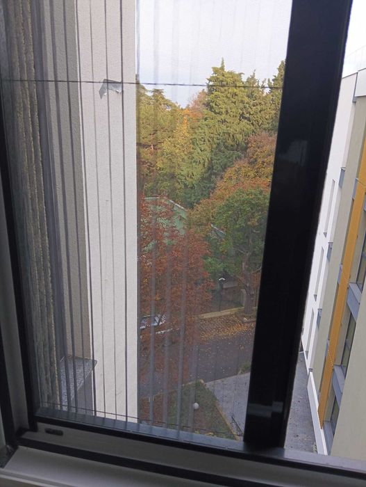 Плисиран Комарник-Премиум качество -Готов без пробиване за 5 секунди .