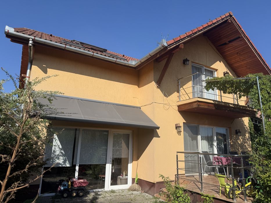 Casa cu etaj Sangeorgiu De Mures 5 camere 2 bai garaj curte 500 m