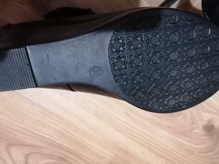 Дамски боти и обувки