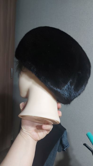 Шапка норковая в идеальном состоянии, не сыпется...