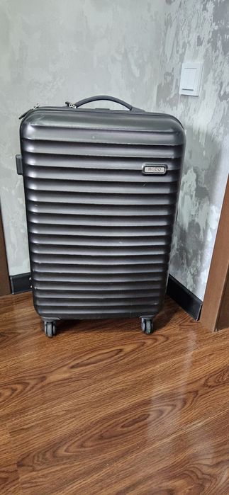 Чемодан подходит под ручную кладь