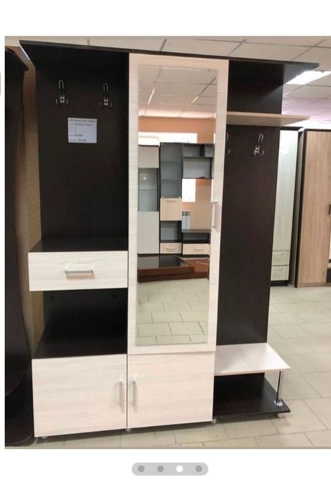 Продаётся в хорошем состояние прихожая.