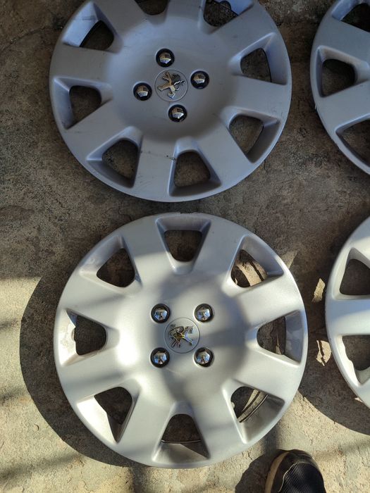 Железни джанти с тасове и  болтове към тях