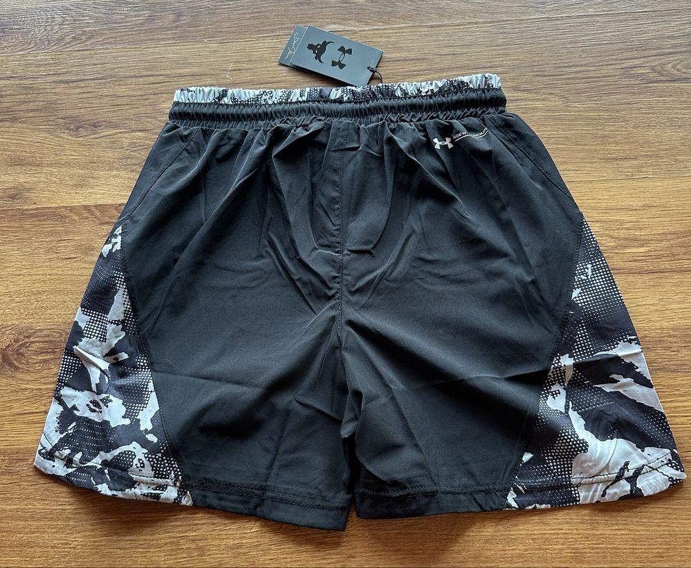 Мъжки,шушлекови,къси панталонки Under Armour в черно