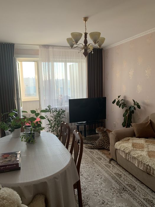 Продам 2-х комнатную , 5/10, 20 мкр.