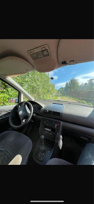 De vanzare wolsvagen sharan 1,9 tdi 2003