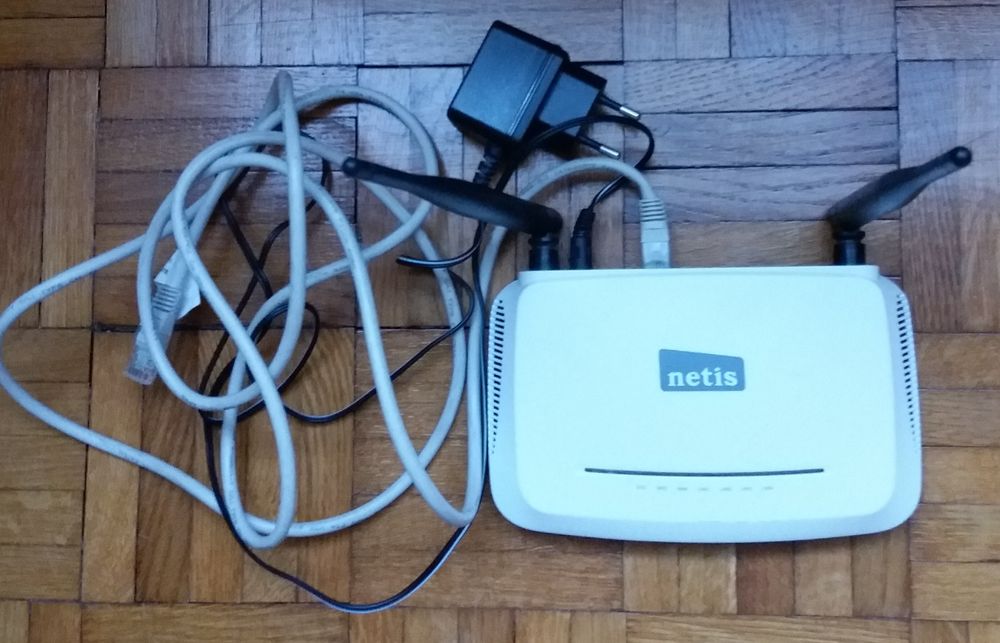 Vând router wireless