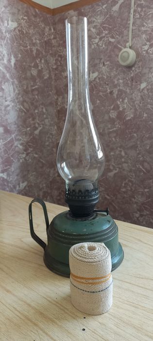 Продаеться керосиновая лампа