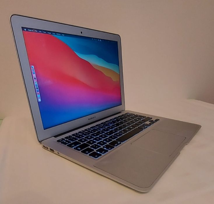 MacBook Air 13 i7 din 2017 - 8GB 256GB SSD - impecabil