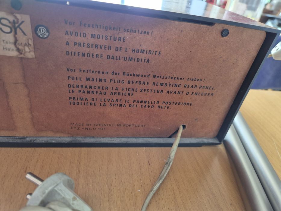 Radio vintage Grunding rf412