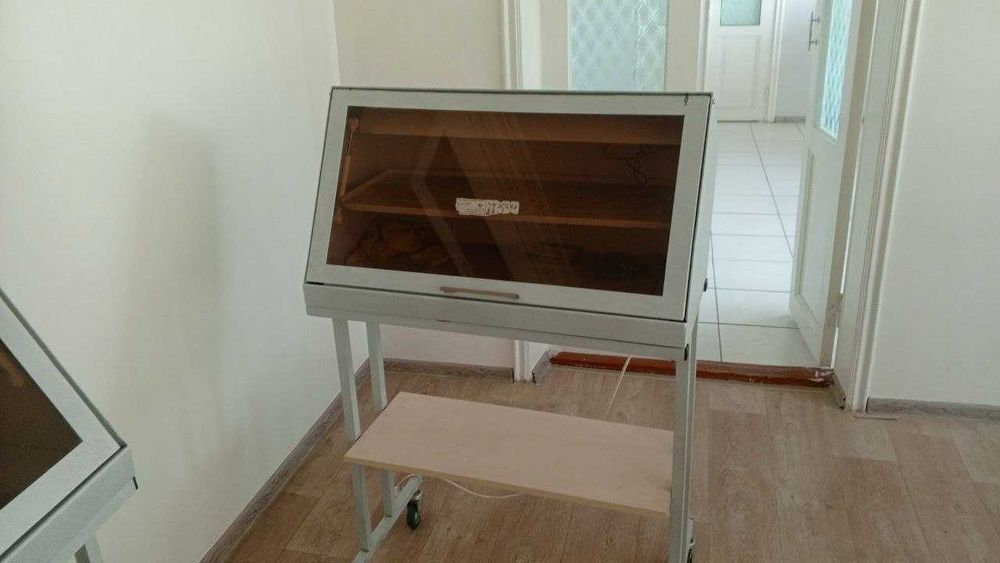 Кресла для Стоматологии, автоклав, рентген и другие оборудования.