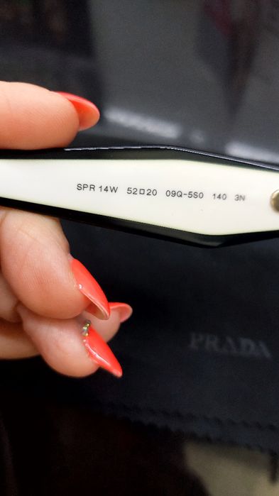 Чисто нови  слънчеви очила РRADA! Закупени са от Скай Оптика