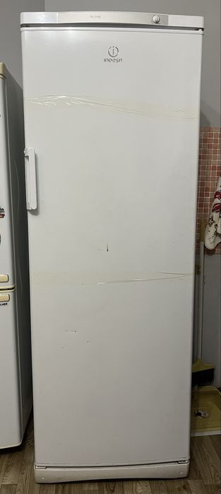 морозильник Indesit, стандартный.