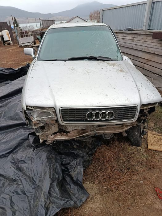 Продам Ауди б4 на запчасти