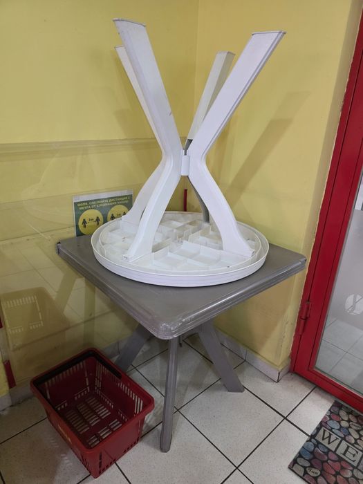 Пластмасови маси и столове - здрави