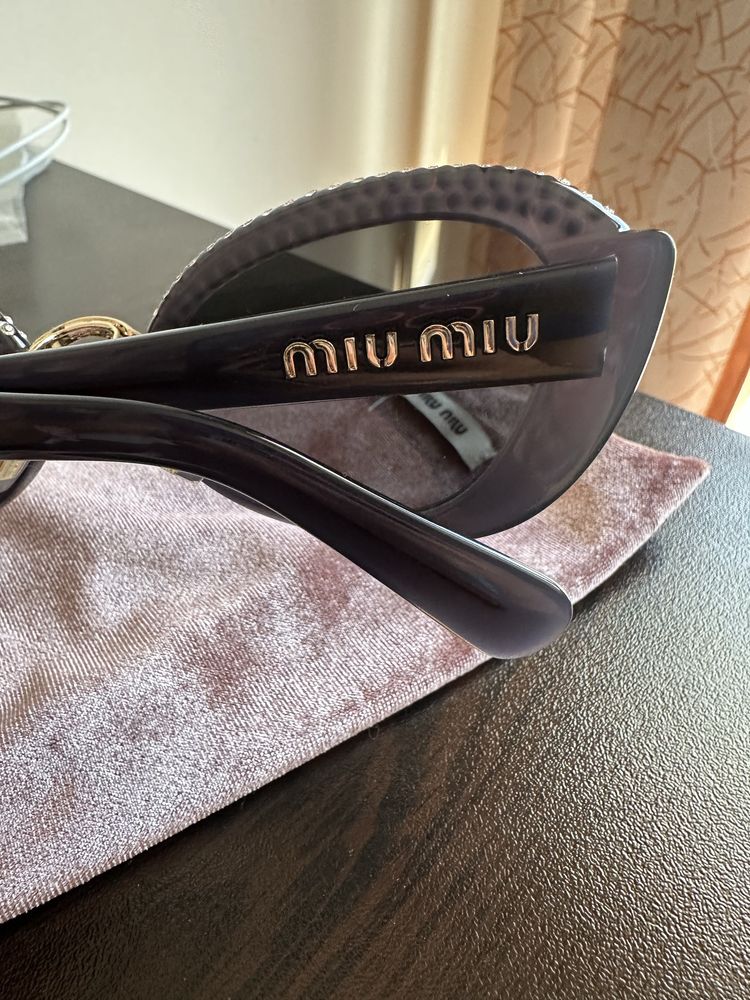 Слънчеви очила MIU MIU