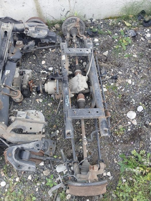 Punte spate completa dacia duster  1,5 diesel 2011